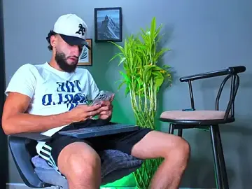 Stripchat Live Sex Cam of Damian_022