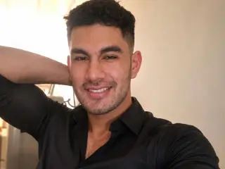 Xlovecam Watch Live Sex Cams of SeanHard