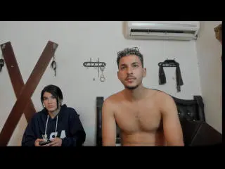 Xlovecam Live Porn of JadeAndBob