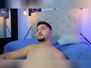 Xlovecam Adult Webcam of AryanBrown