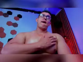 Xlovecam Live Sex Cam of RomanCroft
