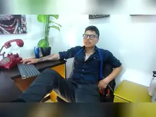 Xlovecam Adult Video Chat of AquilesTaylor