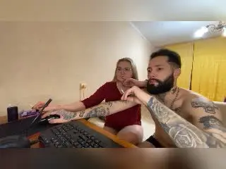 Xlovecam Watch Live Sex Cams of MikeAndAnna
