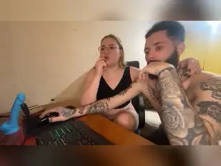 Xlovecam Live Sex of MikeAndAnna