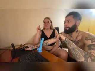Xlovecam Adult Webcam of MikeAndAnna