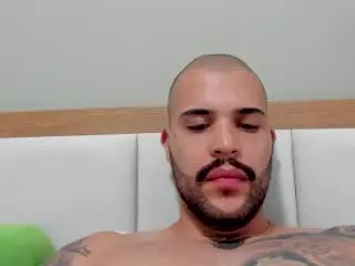 Xlovecam Free Live Porn of MedellynDark