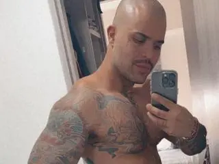 Xlovecam Private Sex Chat of MedellynDark