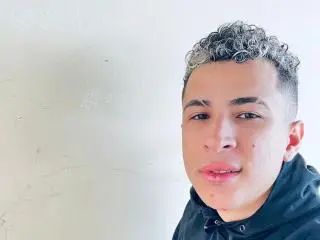 Xlovecam Sex Cam of HollmanFronsh
