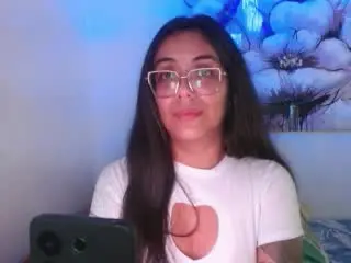 Xlovecam Live Sex Cam of MikeAndLunaa