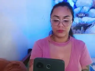 Xlovecam Nude Webcam of MikeAndLunaa