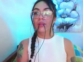 Xlovecam Adult Video Chat of MikeAndLunaa