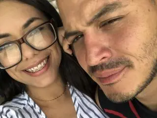 Xlovecam Free Porn Cam of MikeAndLunaa