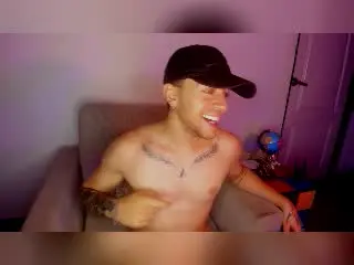 Xlovecam Free Live Porn of JamesColtt