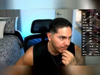 Xlovecam Sex Cam of OwenPierce