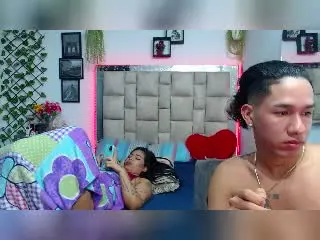 Xlovecam Adult Webcam of MollyXDamiam