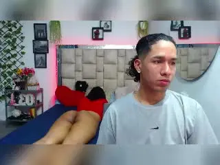 Xlovecam Free Porn Cam of MollyXDamiam